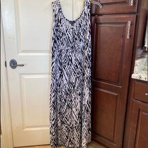Sleeveless maxi dress 16w